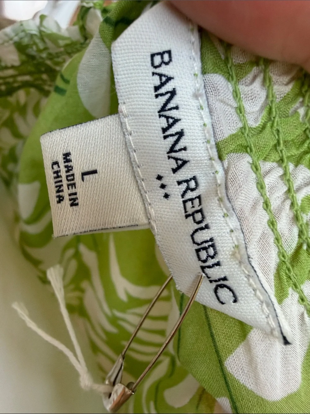 Banana Republic Green and White Leaf-Print V-Neck Blouse